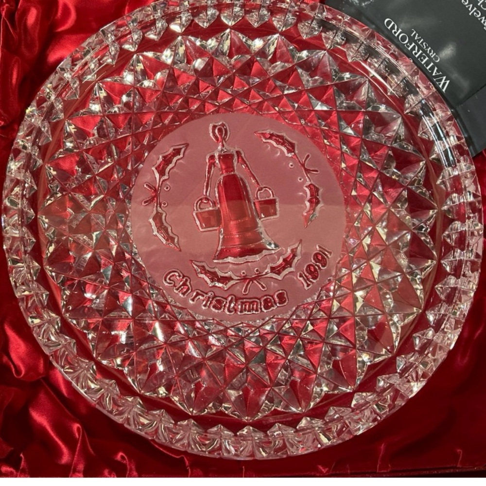 Waterford Lead Crystal “Twelve Days of Christmas “- 8 Maids a Milking, 1991